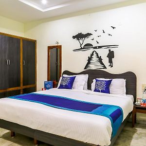 Collection O Poojith Residency